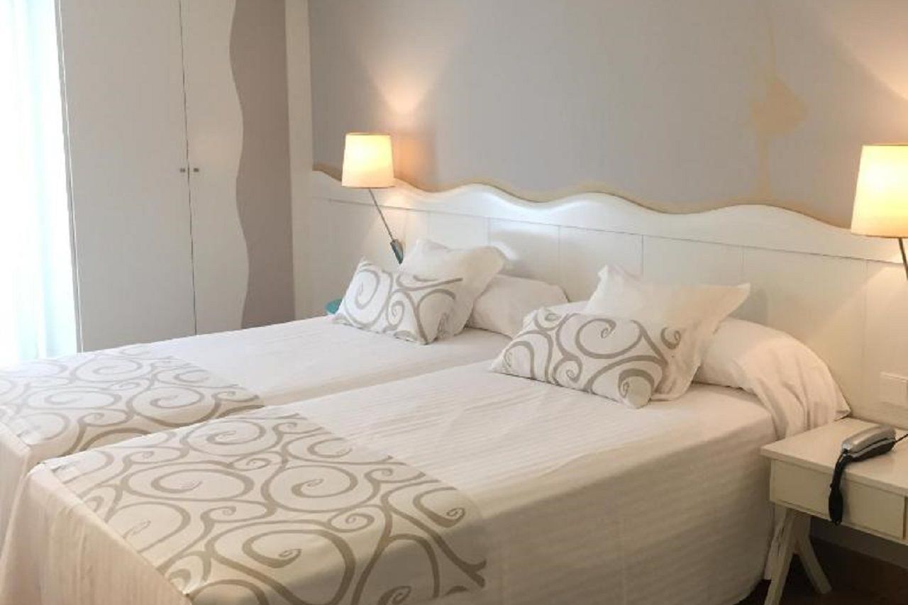 Hotel Meridional كوارذامار ذيل سيغورا المظهر الخارجي الصورة